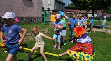 Wesoła zabawa przedszkolaków w Bukowcu 2018