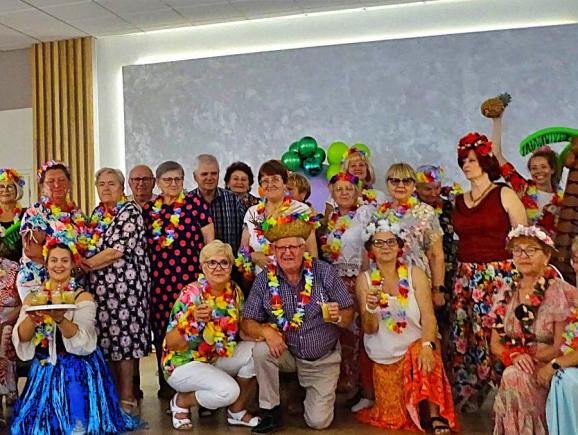 Hawajskie klimaty. Tak bawią się seniorzy z gminy Bukowiec