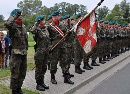 Żołnierze stojący na baczność