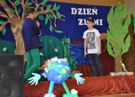 Obchody Światowego Dnia Ziemi w Szkole Podstawowej w Różannie