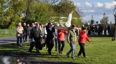 Rocznica objawień fatimskich 2017 - Parafia Polskie Łąki 