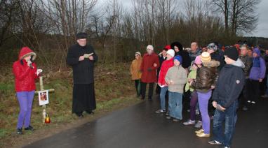 Droga krzyżowa w Tuszynkach -  Parafia Polskie Łąki 2011 