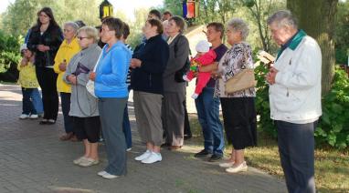 Poświęcenie krzyża wigilijnego 2013 - Parafia Polskie Łąki