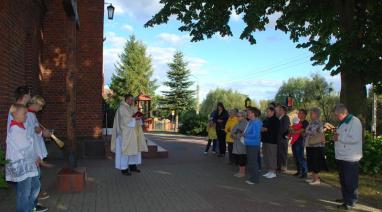 Poświęcenie krzyża wigilijnego 2013 - Parafia Polskie Łąki