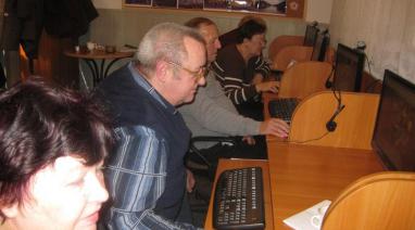 Latarnicy uczą obsługi komputera 2014