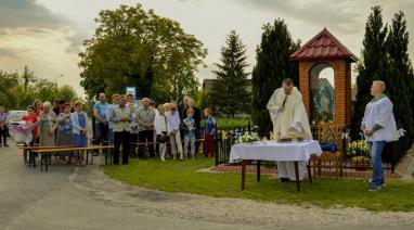 Nabożeństwo majowe 2016 - Parafia Polskie Łąki 