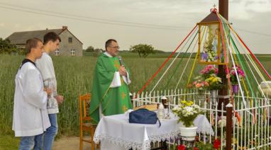 Nabożeństwo majowe 2016 - Parafia Polskie Łąki 