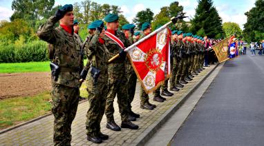 Pamiętamy o bohaterach. Obchody walk 16. Pułku Ułanów Wielkopolskich pod Bukowcem 2021