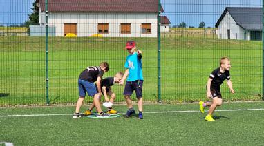 Trwają sportowe półkolonie dla dzieci. Zajęcia zorganizował Sportis Bukowiec 2023