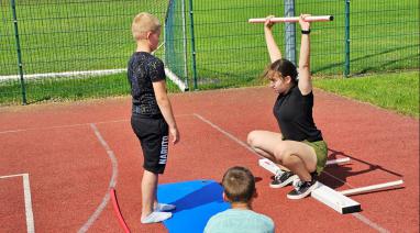 Trwają sportowe półkolonie dla dzieci. Zajęcia zorganizował Sportis Bukowiec 2023