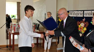 Najlepsi uczniowie w gminie Bukowiec wyróżnieni przez samorząd 2024