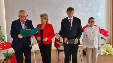 Wyróżnienia dla najlepszych uczniów. Samorząd z Bukowca nagrodził prymusów 2025