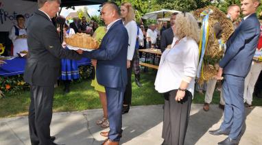 Podziękowanie za tegoroczne plony. Fotorelacja z dożynek w Bukowcu 2025