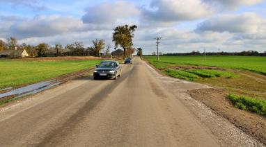 Wygodniej z Kawęcina do Bramki. Dywanik asfaltowy na kolejnej drodze gminnej 2025 Wygodniej z Kawęcina do Bramki. Dywanik asfaltowy na kolejnej drodze gminnej 2025