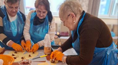 Bałabunowa biesiada i papierowe lampiony w klubie „Senior+” w Bukowcu 2025