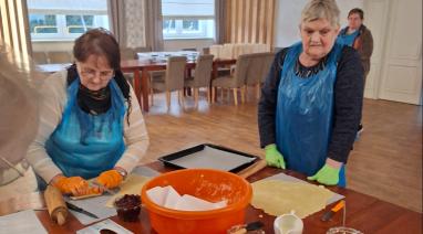 Bałabunowa biesiada i papierowe lampiony w klubie „Senior+” w Bukowcu 2025