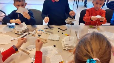 29 listopada w naszej bibliotece odbyły się warsztaty świąteczne dla dzieci. 2025