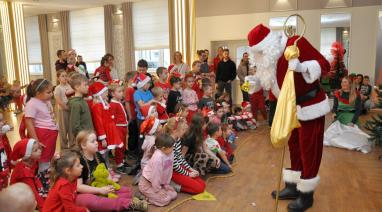 Mikołajki i kiermasz bożonarodzeniowy 2025